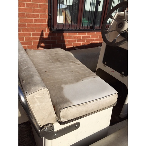 August Race Vinyl Bright - Cleaning Vinyl Boat Seats